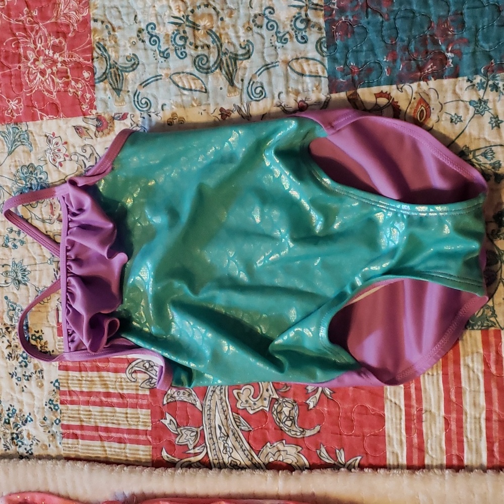 Girls one piece swimsuit size 5